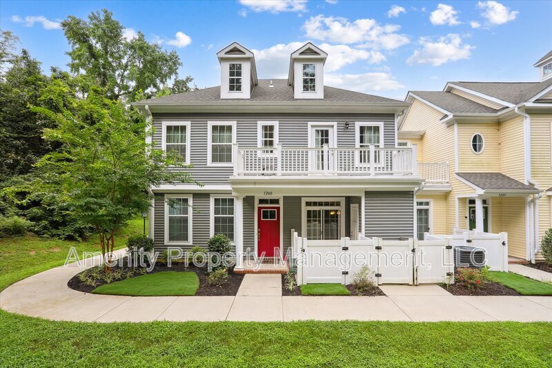 Foto principal - 1208 Kings Land Court