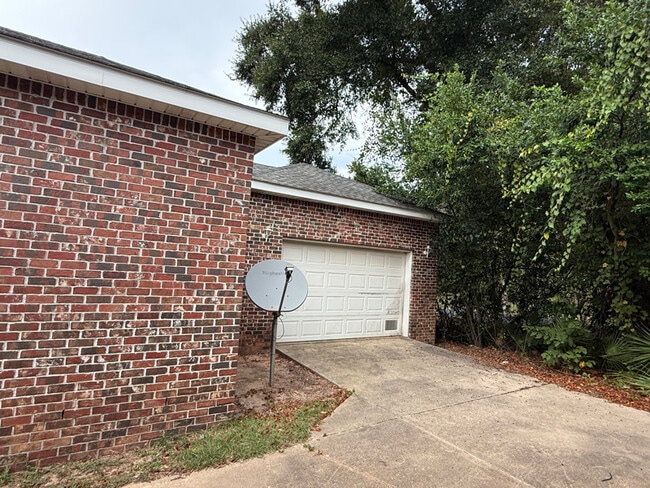 Building Photo - 2948 Magnolia Ct