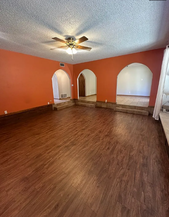 Foto del edificio - 2112 Castle Ct
