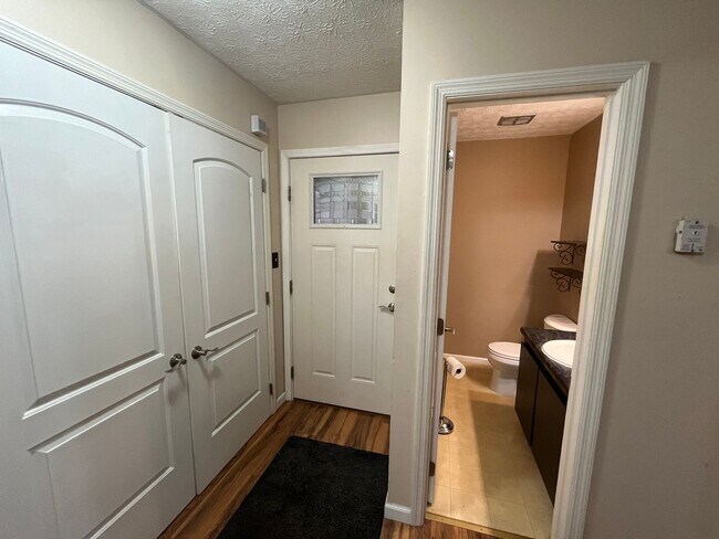 Foto del edificio - Two bedroom in Edwardsville