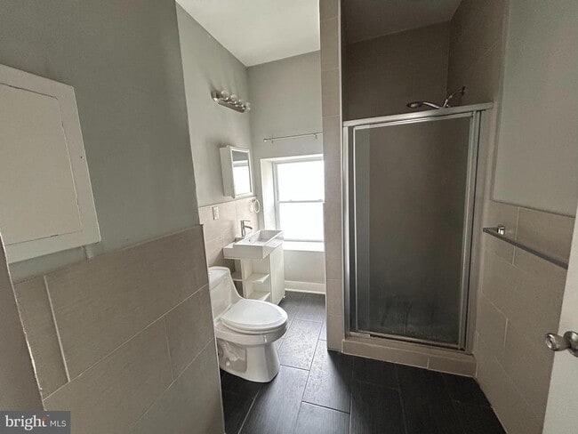 Building Photo - 723 Sansom St