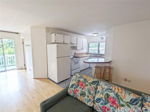 Foto del edificio - 42-099-99 Old Kalanianaole Rd