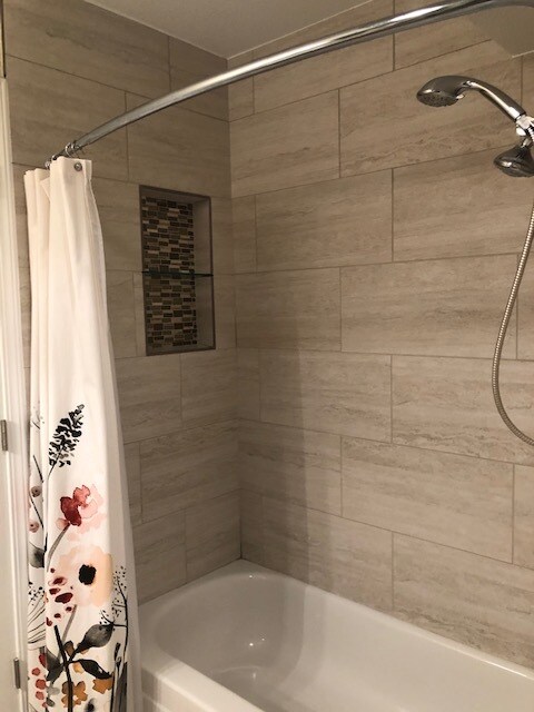 Bathroom - 6380 S Boston St