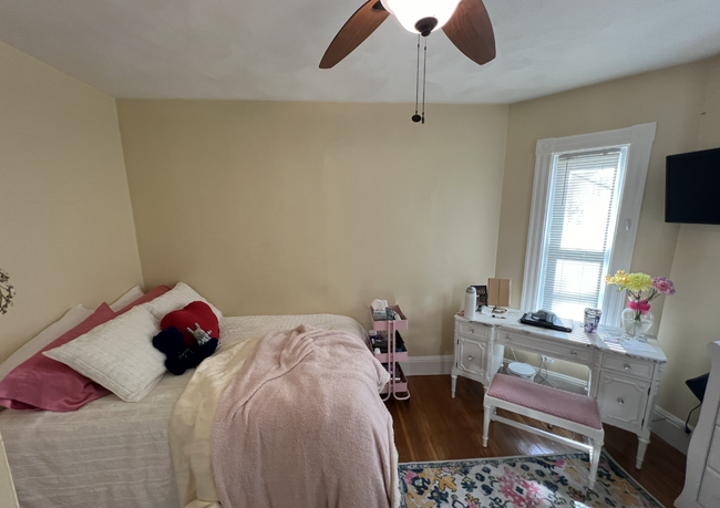 Building Photo - 42 Gorham St