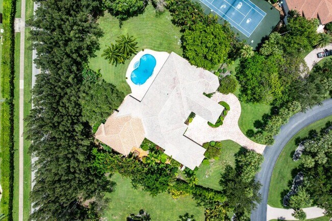 Foto del edificio - 16164 Bridlewood Cir