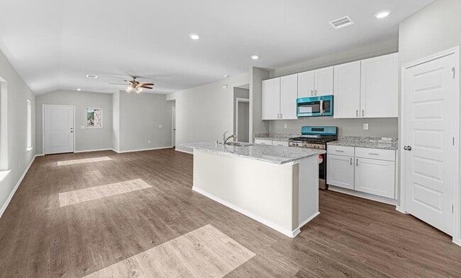 Building Photo - 25477 Blossom Ct