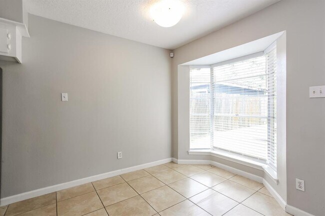 Foto del edificio - 2111 Savanna Ct N