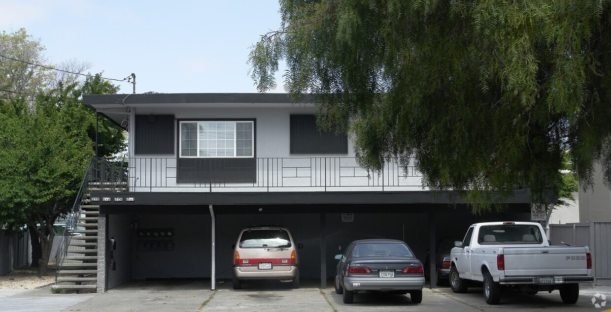 Building Photo - 211-213 21 Rondale Ct