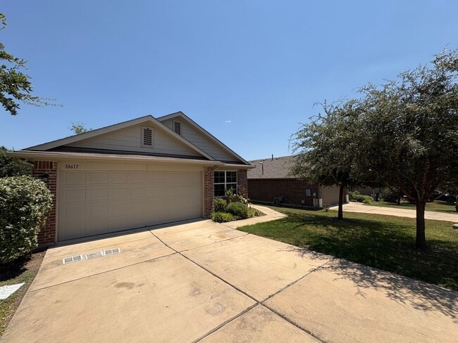 Building Photo - 10617 Menominee Falls Ln