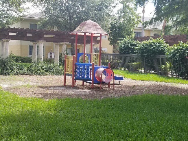 Foto del edificio - 2650 Pine Rd