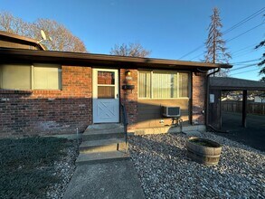 Building Photo - 2017-2019 W Fairview Ave