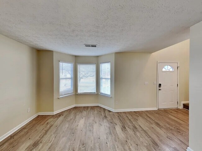 Foto del edificio - 1331 Ambercrest Way