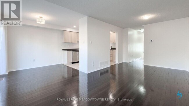 Building Photo - 3561 Southwick St