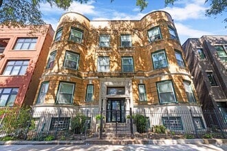 Building Photo - 4404 S Prairie Ave