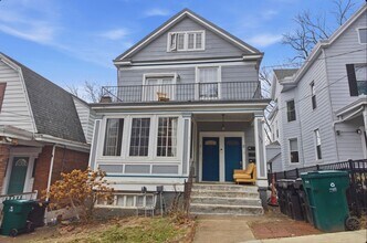 Building Photo - 132 Parker St