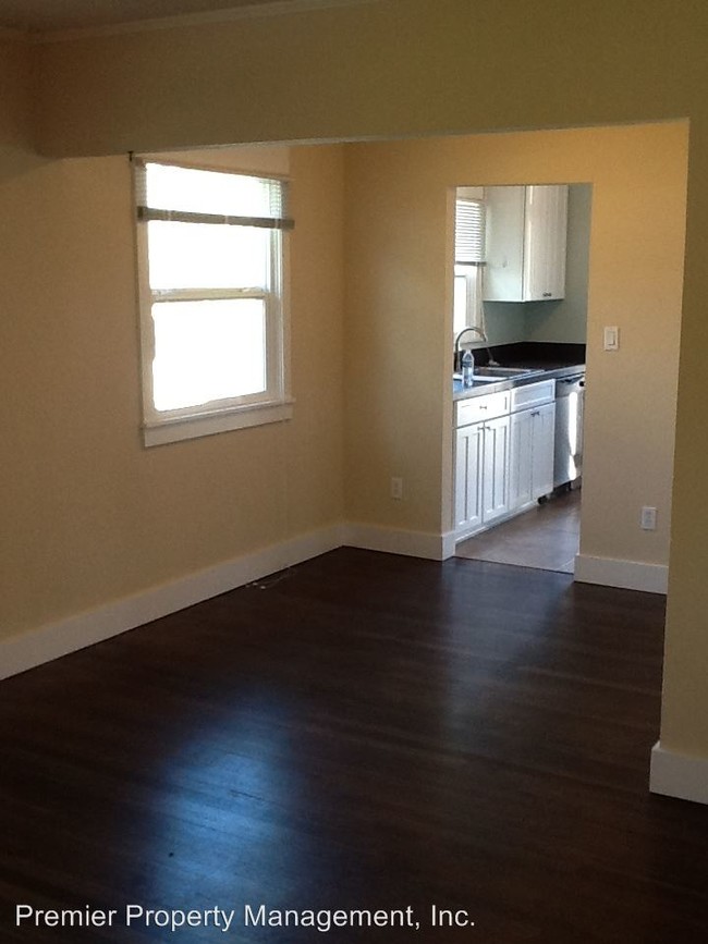 Building Photo - 3606 E Evergreen Blvd