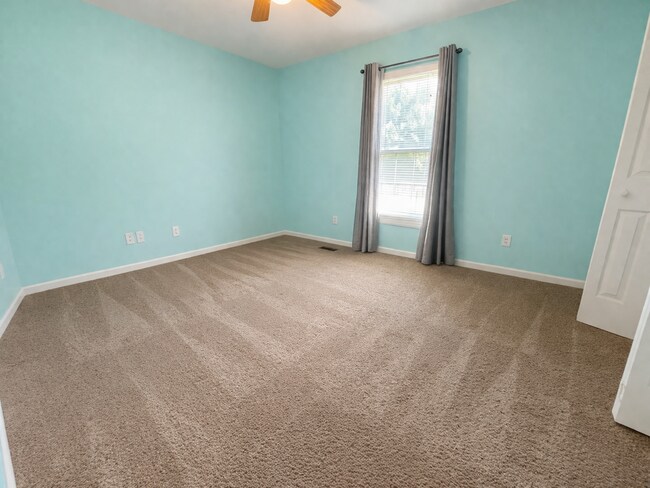 Building Photo - 4680 Plateau Rd