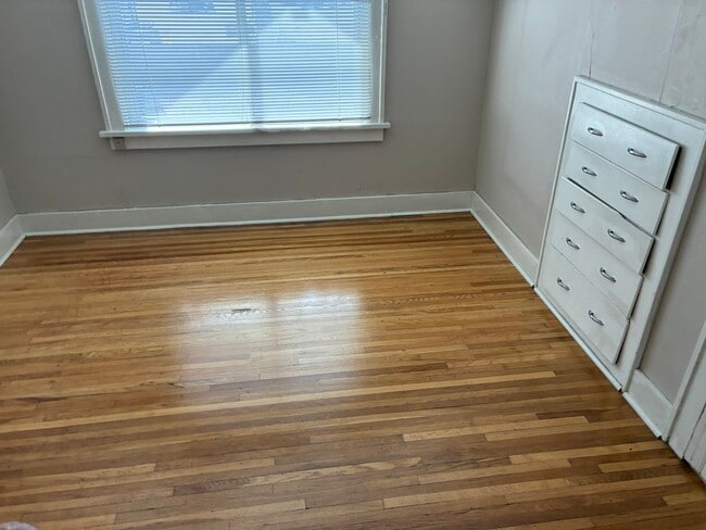 Bdrm - 1504 N 2nd St