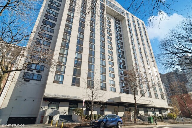 Building Photo - 1221 N Dearborn St