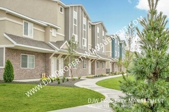 Building Photo - 3715 N Centrepoint Way