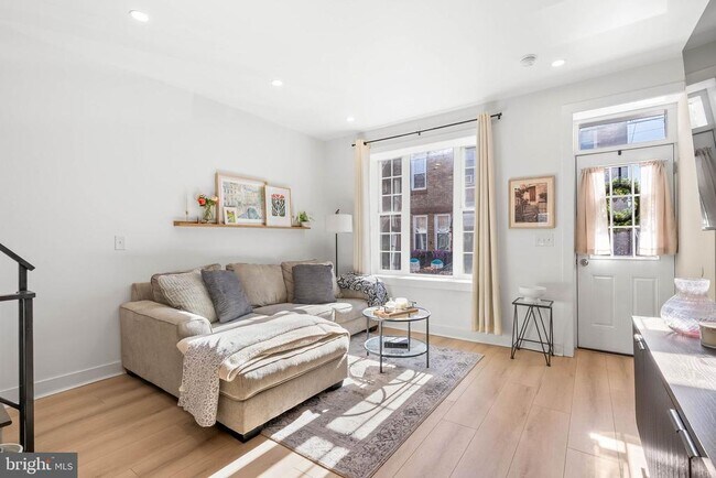 Foto del edificio - 1743 McClellan St