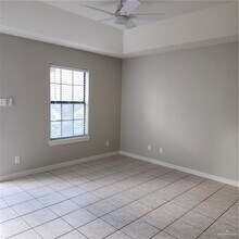 Building Photo - 1501 W Carmen Ave