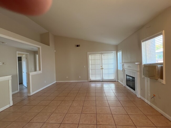 Building Photo - 3 bedroom 2 Bath Home in Perris