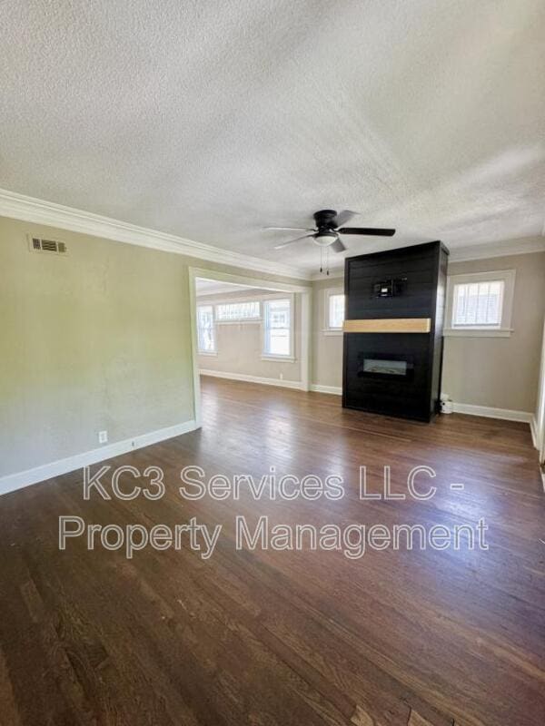 Building Photo - 5122 The Paseo