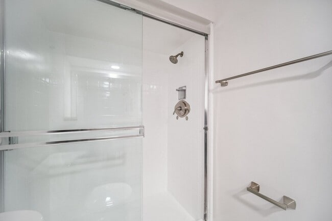 Interior Photo - 170 North Crescent Street