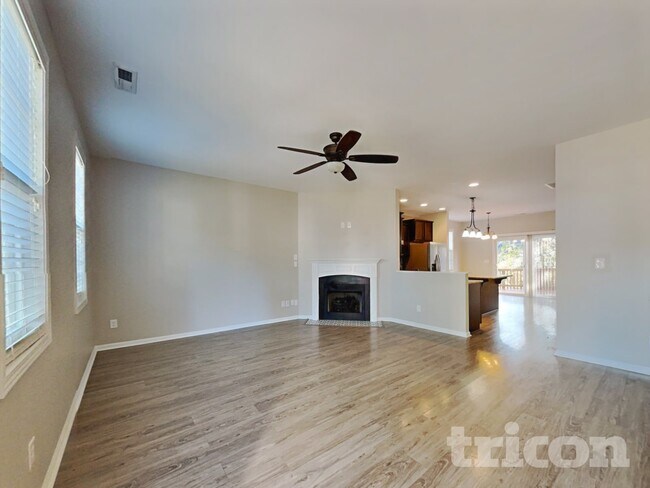 Foto del edificio - 70 Dropseed Ln