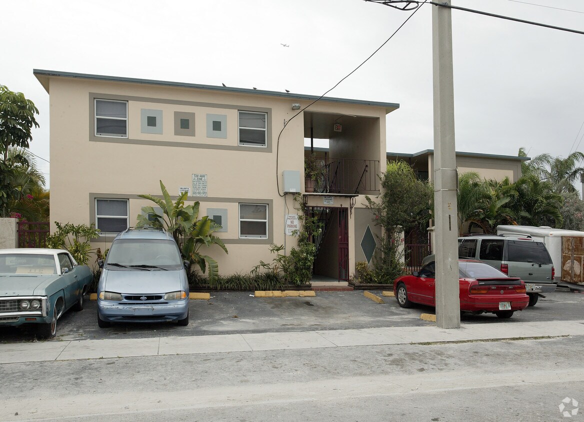 Building Photo - 1398 NW 61st St