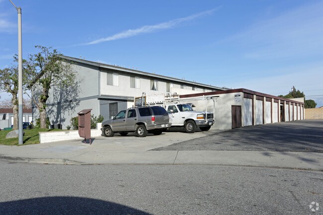 Building Photo - Juniper Villas
