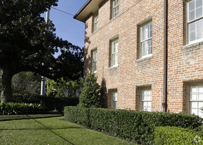 Building Photo - Mayfair Condomiums