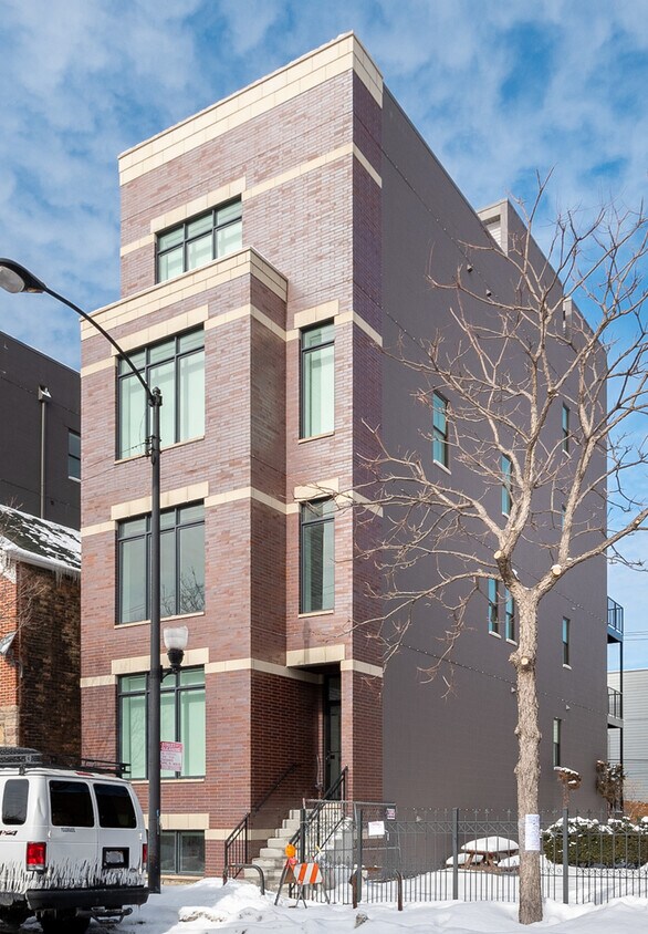 Primary Photo - 556 W 18th St