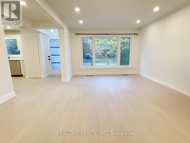 Building Photo - 2116 Mountainside Dr