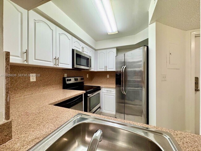 Building Photo - 8255 SW 152nd Ave