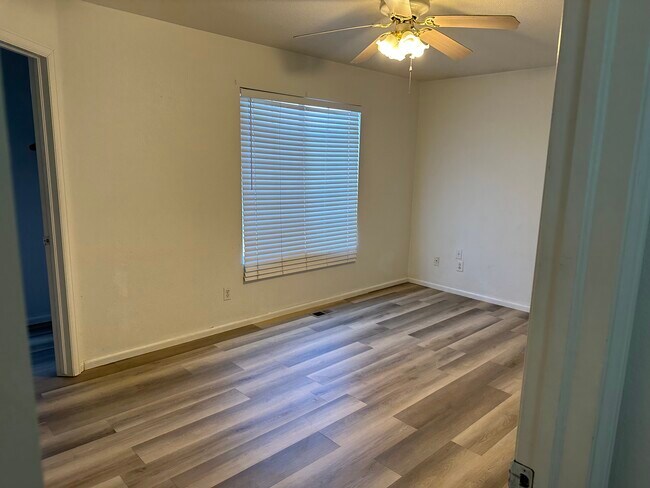 Master Bedroom - 4920 E 100th Dr