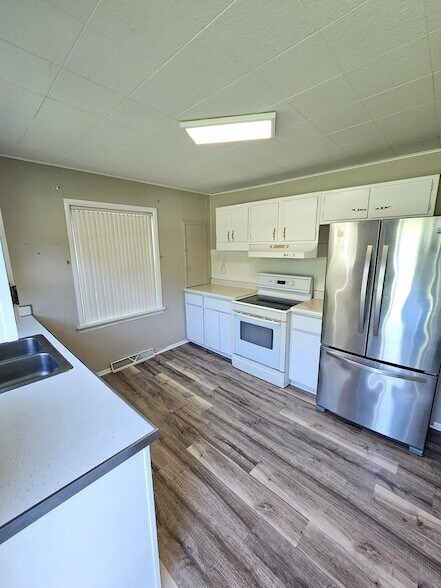 Foto del edificio - 28243 W Fox River Rd