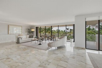 Building Photo - 2 Grove Isle Dr