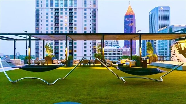Building Photo - 811 Peachtree St NE
