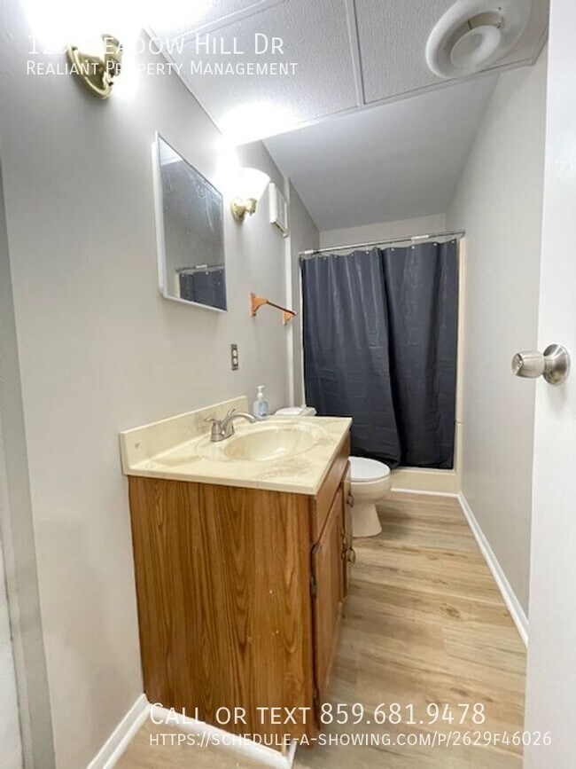 Foto del edificio - 129 Meadow Hill Dr