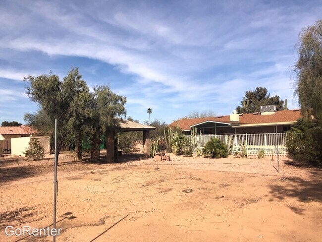 Building Photo - 3 br, 2 bath House - 10616 N 60th Pl,