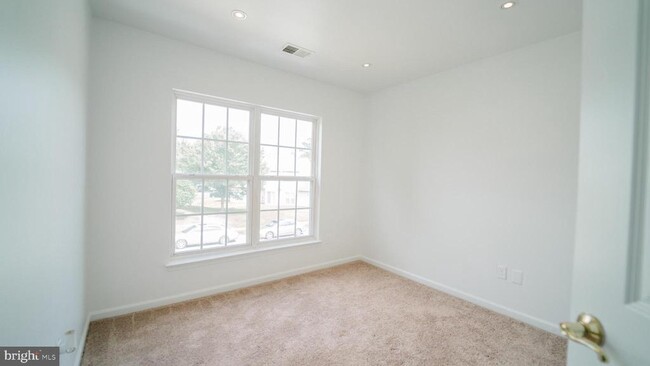 Building Photo - 16919 Gentle Wood Ln