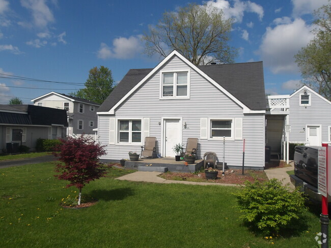 Building Photo - 26706 W Huron River Dr