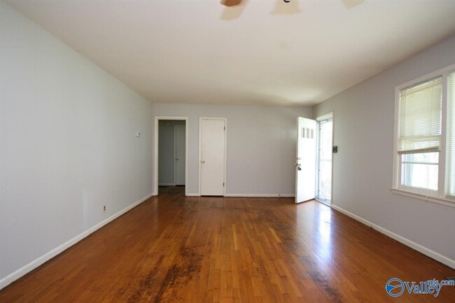 Building Photo - 2803 Mallory Ave NW