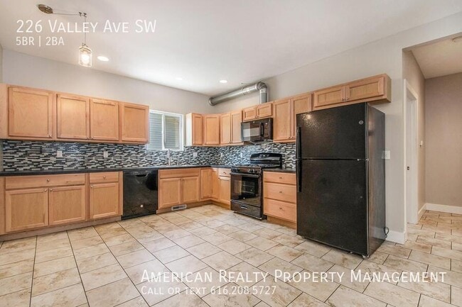 Foto del edificio - 226 Valley Ave SW