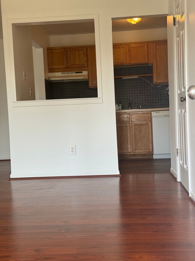 Foto del edificio - 809 Sunset Ln