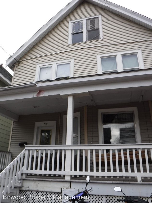 Primary Photo - 6 br, 2 bath House - 514 W. Mifflin St.