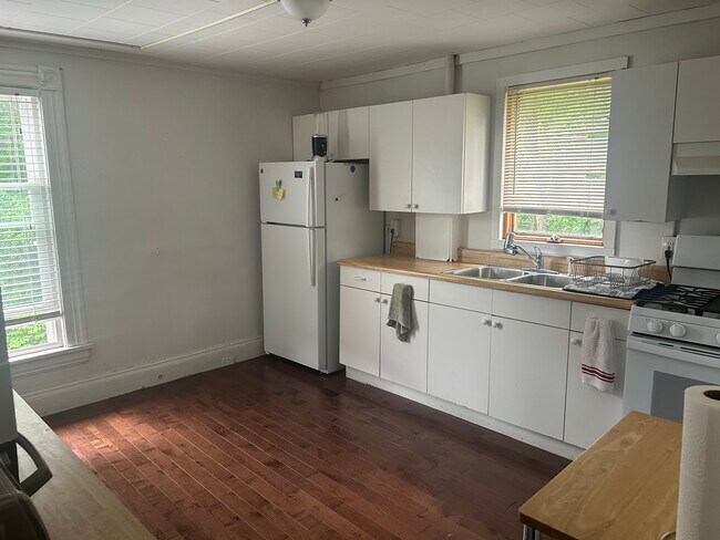 Cocina - 305 N Lowell Ave