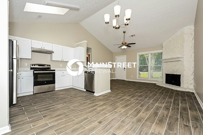 Building Photo - 402 Hawthorne Cir